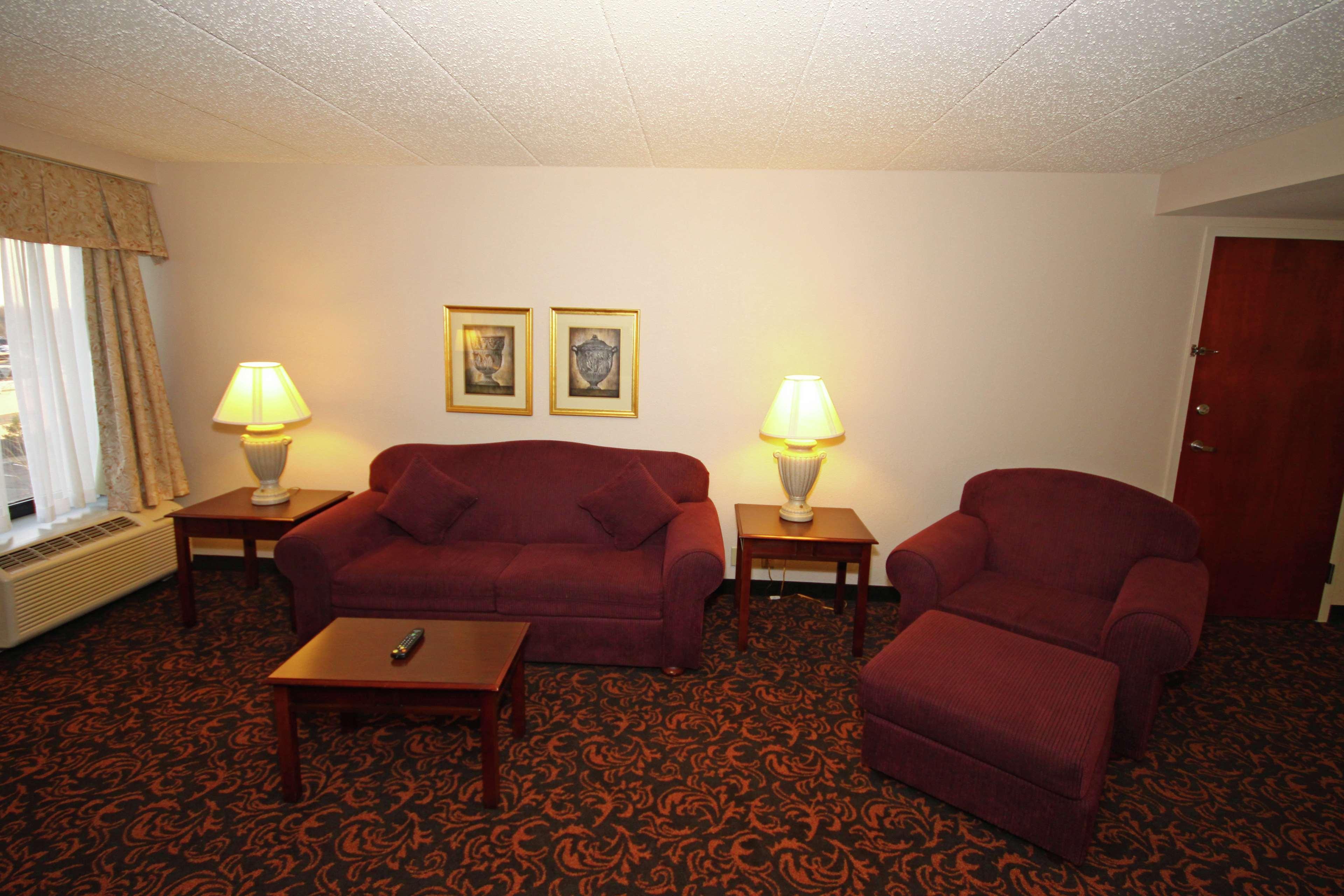 Hampton Inn Woodbridge Exterior photo