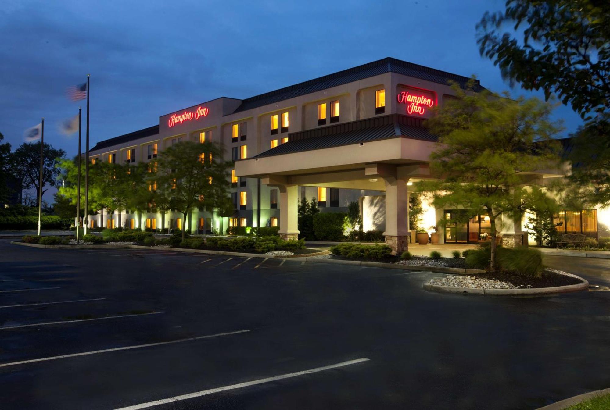 Hampton Inn Woodbridge Exterior photo